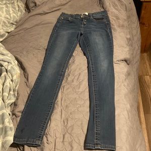 Mudd size 7 skinny jeans